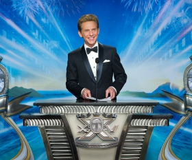 “Nella scia di un’era senza pari, celebriamo l’anniversario d’argento della Freewinds. Solo sei mesi fa abbiamo lanciato la nostra Età d’Oro della Tech, Fase II, ed oggi un numero di Scientologist superiore a quello che abbiamo mai raggiunto nella storia sale sul Ponte verso la libertà spirituale. Quindi è decisamente appropriato che ci riuniamo sulla Freewinds, la destinazione finale di ogni Scientologist. E ciò è anche più appropriato se si considera la grande missione umanitaria svolta da questa nave: creare un mondo in cui tutti possano raggiungere orizzonti mai nemmeno immaginati prima.” David Miscavige, Presidente del Consiglio di Amministrazione del Religious Technology Center