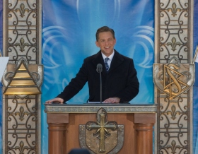 Il signor David Miscavige, Presidente del Consiglio di Amministrazione del Religious Technology Center e leader ecclesiastico della religione di Scientology, ha presieduto all’inaugurazione della nuova Chiesa di Scientology di Québec.