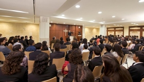 La cappella della nuova Organizzazione di Scientology per il Messico offre ai parrocchiani e agli ospiti funzioni domenicalo, matrimoni, battesimi e altri raduni della congregazione.