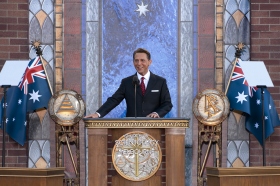 Il signor David Miscavige, Presidente del Consiglio di Amministrazione del Religious Technology Center e leader ecclesiastico della religione di Scientology, ha presieduto all’inaugurazione della nuova Chiesa di Scientology di Melbourne.