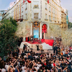 Il taglio del nastro nel quartiere lettrario madrileno ha segnato una nuova era per la libertà religiosa in Spagna, dove dignitari in campo legale, religioso e dei diritti umani hanno proclamato che Scientology è la speranza per il loro paese.
