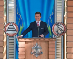 Il signor David Miscavige, Presidente del Consiglio di Amministrazione del Religious Technology Center e leader ecclesiastico della religione di Scientology, ha presieduto all’inaugurazione della nuova Chiesa di Scientology di  Malmö .